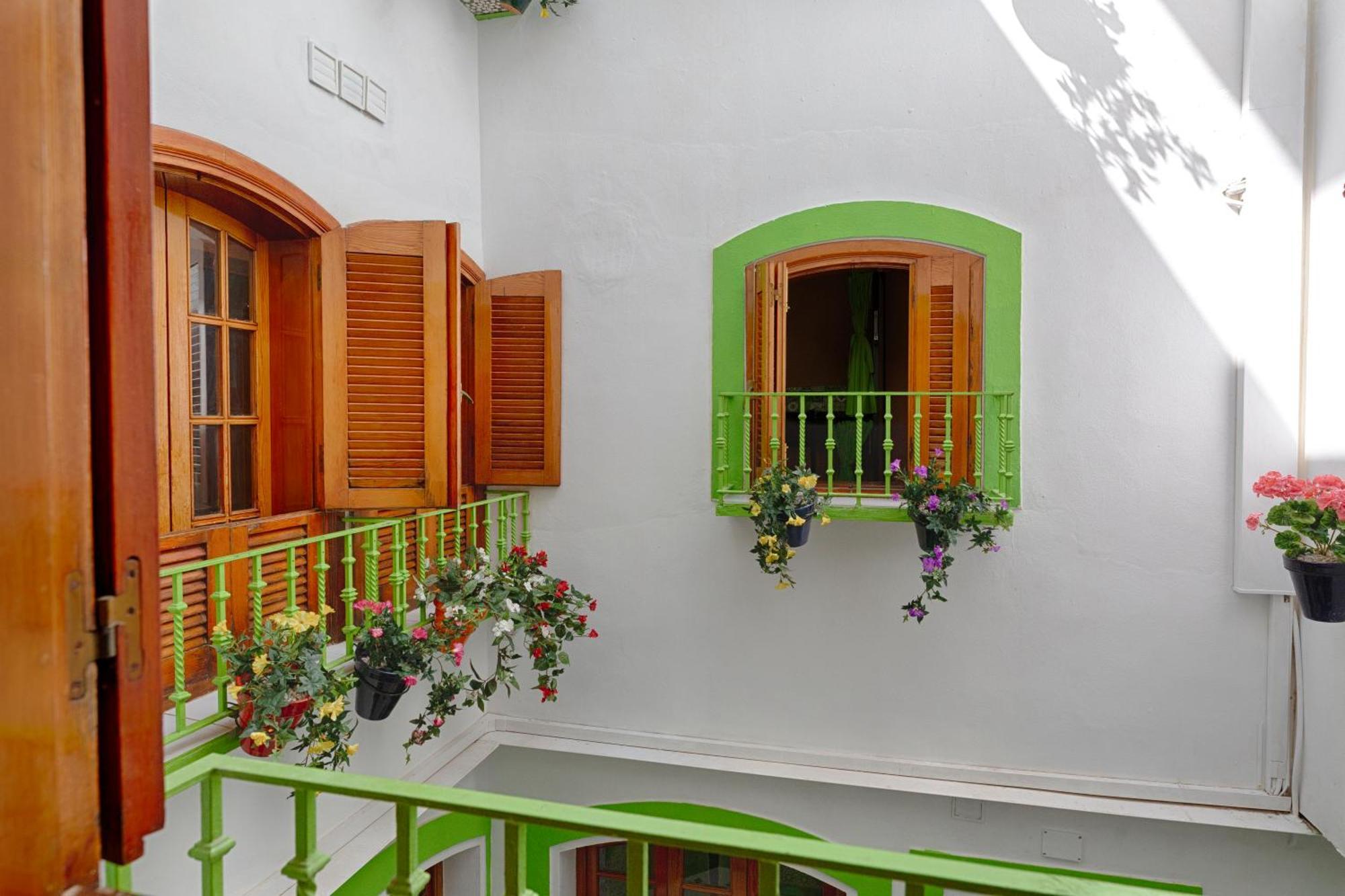 Hostal Charming *